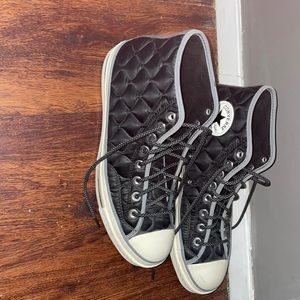 Converses Chuck Taylor Onion Quilted High Top